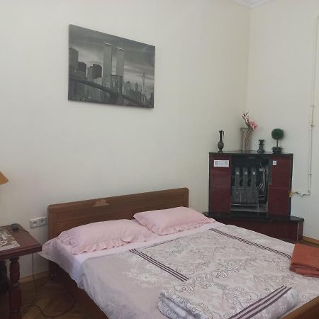 Затишна Оселя Apartment Lviv Bagian luar foto