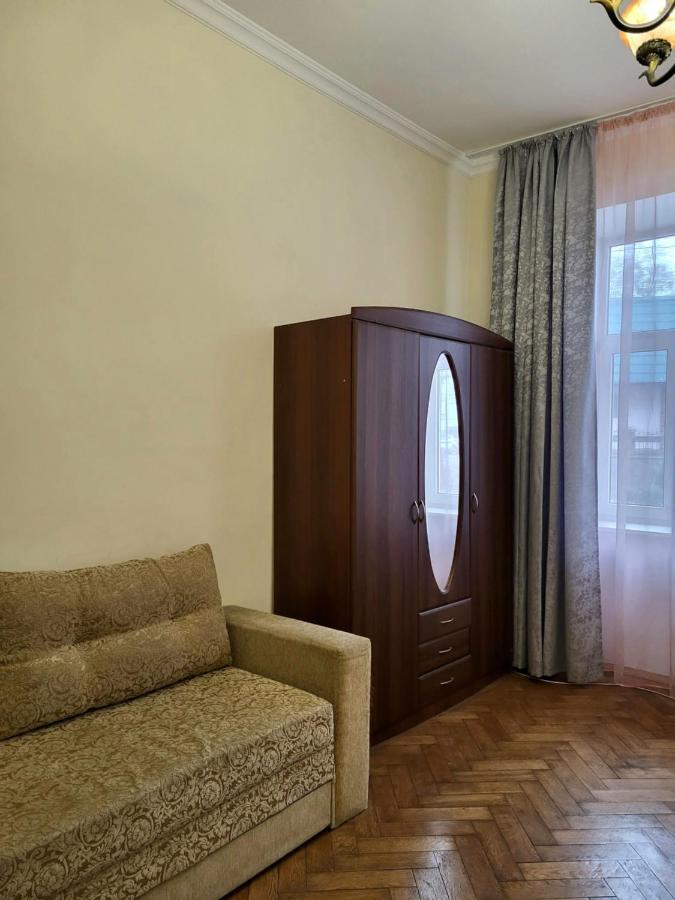 Затишна Оселя Apartment Lviv Bagian luar foto